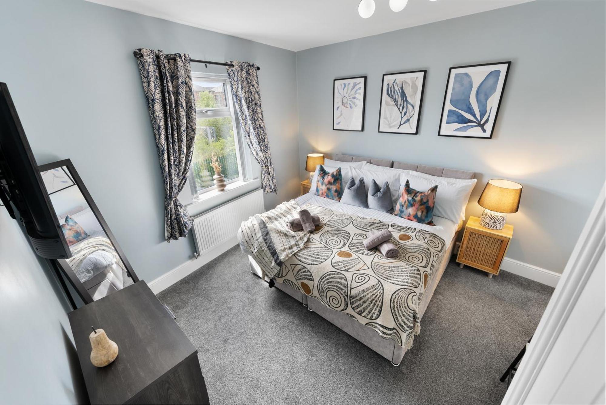 4-Bedroom Stunning Luxe, Spacious & Stylish Design House Bolton, Sleeps 11, With Parking Central Bolton, Links To Manchester, Pet-Friendly, Best For Groups! Work Contractors And Summer Special Offer! - By Blue Puffin Stays Farnworth 外观 照片