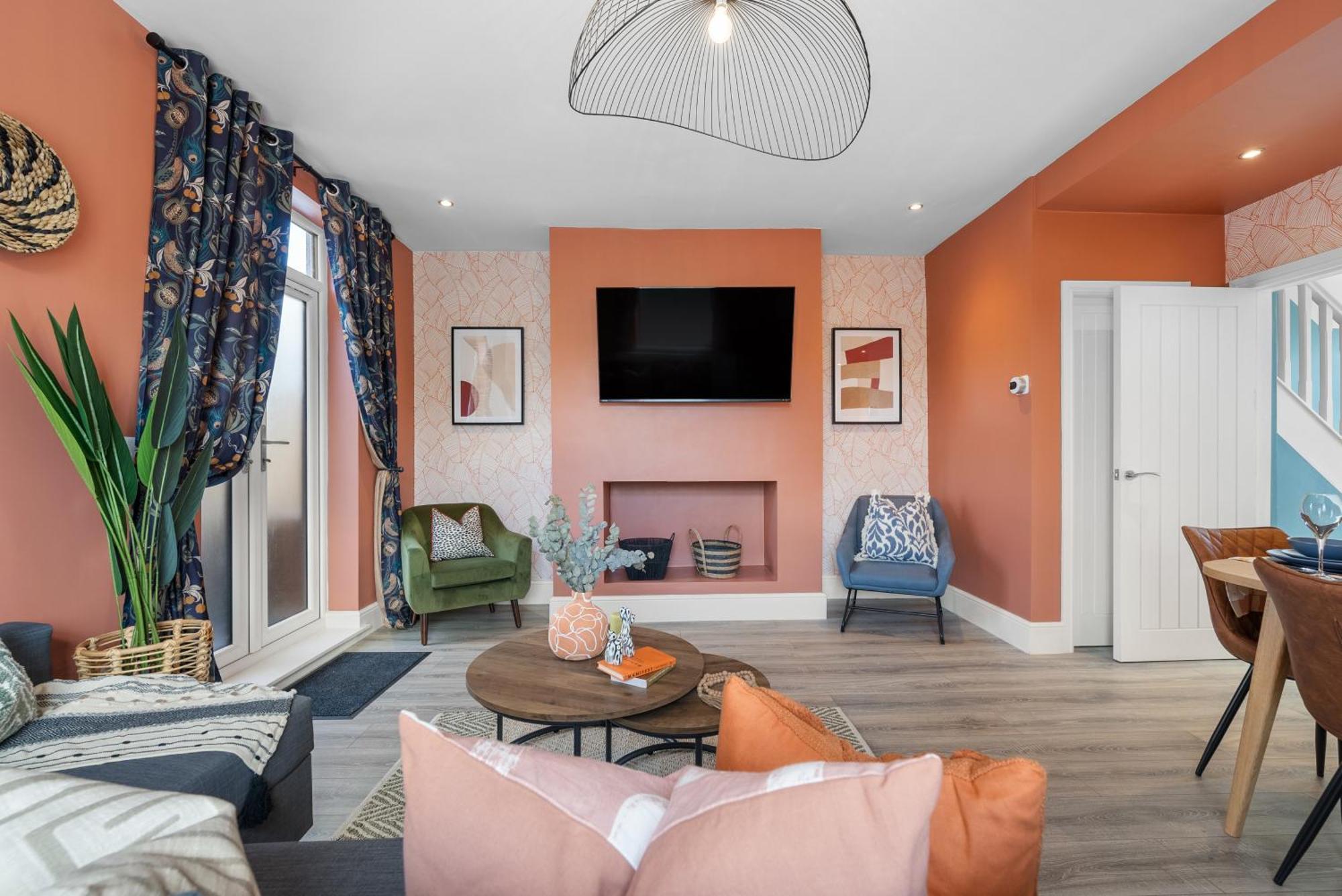 4-Bedroom Stunning Luxe, Spacious & Stylish Design House Bolton, Sleeps 11, With Parking Central Bolton, Links To Manchester, Pet-Friendly, Best For Groups! Work Contractors And Summer Special Offer! - By Blue Puffin Stays Farnworth 外观 照片